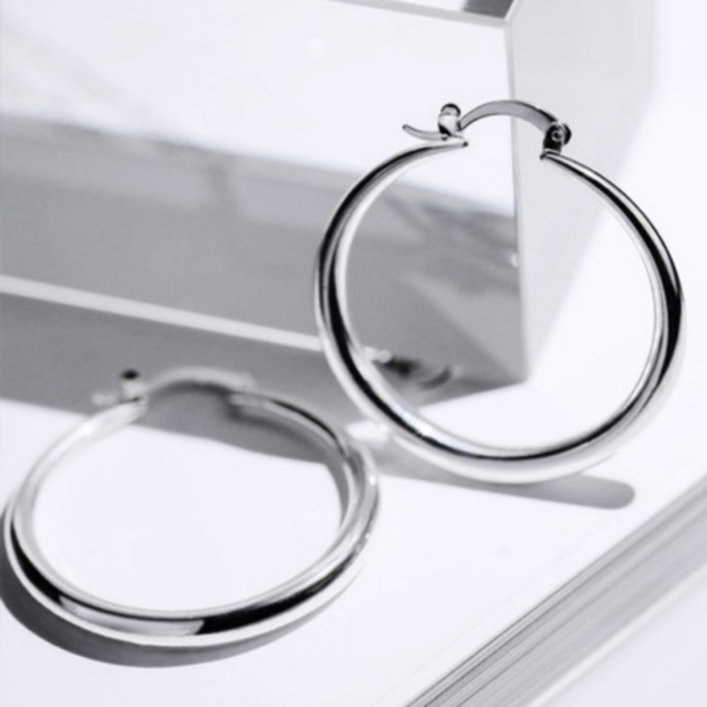 NEW 18K WHITE GOLD 1.5”ROUND HOOPS EARRINGS